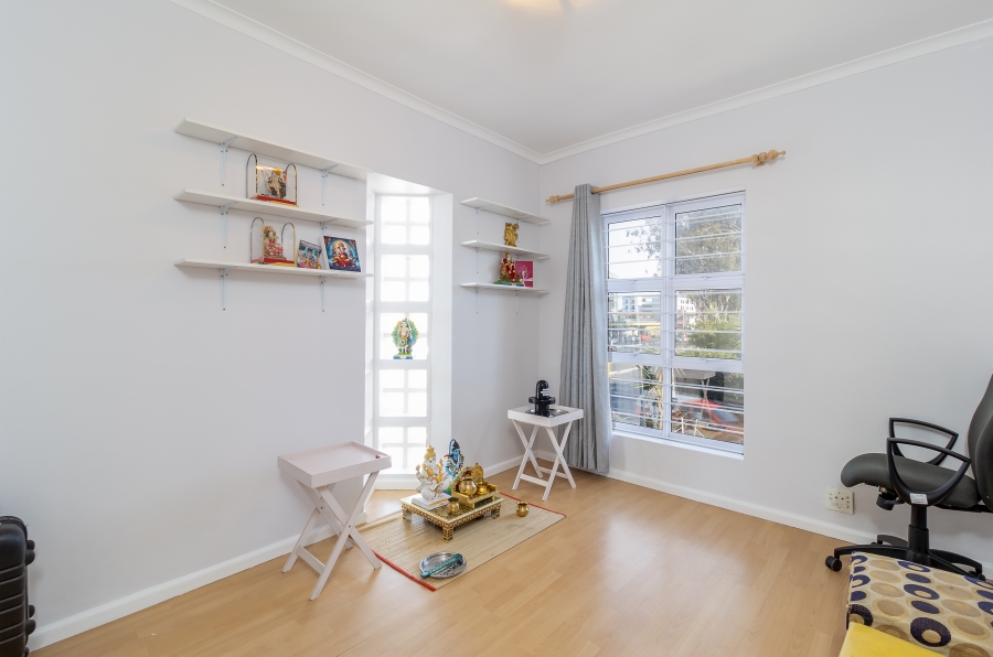 To Let 3 Bedroom Property for Rent in Kenilworth Western Cape